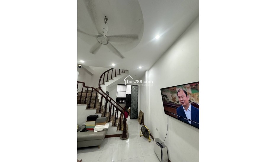 Bán nhà P. Kim Giang, HN, DT 41 m2,4 tầng, giá bán 9.6 tỷ DT/zalo 0981691509 để được xem nhà